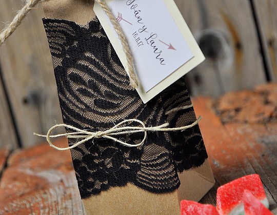 caja regalo boda fall in love 02 con cordel - Weddingstudio caja-regalo-boda-fall-in-love-02