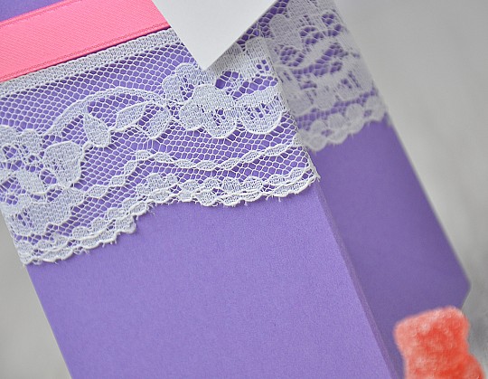 caja regalo boda we love us 06 con blonda - Weddingstudio caja-regalo-boda-we-love-us-06