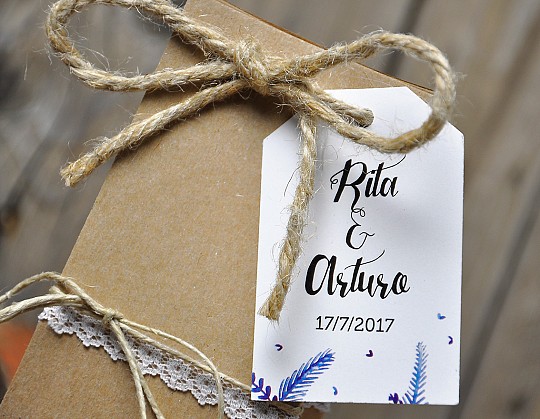 caja regalo boda with you hasta la luna 02 con etiqueta rectangular - Weddingstudio caja-regalo-boda-with-you-hasta-la-luna-02