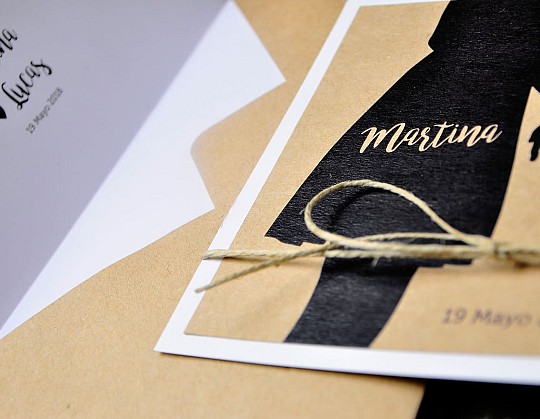 invitacion boda moderna me siento powerful 01 con papel kraft - Weddingstudio invitacion-boda-moderna-me-siento-powerful-01