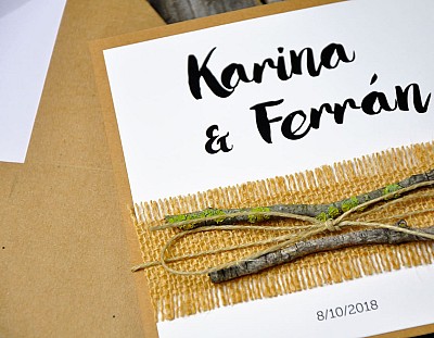 Invitaci&oacute;n de boda "COMI&Eacute;NDOTE A KISSES" 