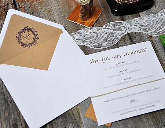 invitacion boda sello solo you and me 02 dorso con sobre blanco - Weddingstudio invitacion-boda-sello-solo-you-and-me-02