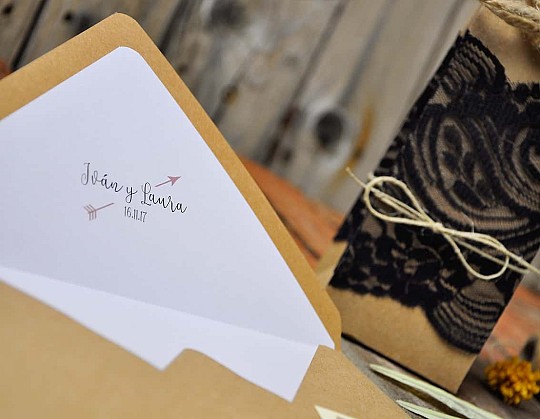 invitacion boda vintage fall in love 02 con sobre kraft y caja de regalos - Weddingstudio invitacion-boda-vintage-fall-in-love-02