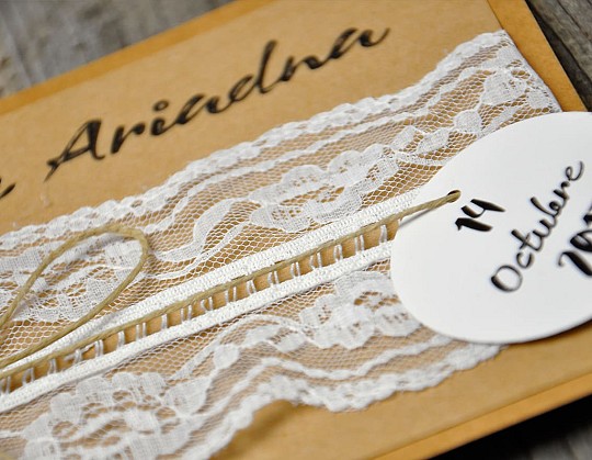 invitacion boda vintage quiereme so much 05 detalle lazo - Weddingstudio invitacion-boda-vintage-quiereme-so-much-05
