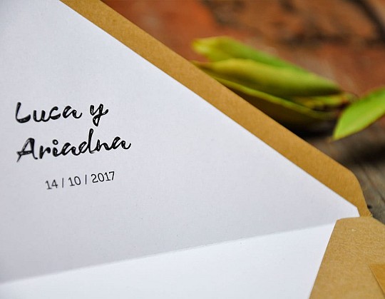 invitacion boda vintage quiereme so much 06 primer plano sobre - Weddingstudio invitacion-boda-vintage-quiereme-so-much-06