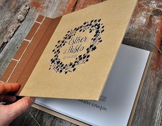 libro firmas boda solo you and me 02 abierto portada - Weddingstudio libro-firmas-boda-solo-you-and-me-02